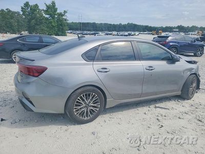 Trzecie zdjęcie samochodu z tyłu: 2024 KIA FORTE GT LINE VIN:3KPF54AD3RE744720 - miniatura