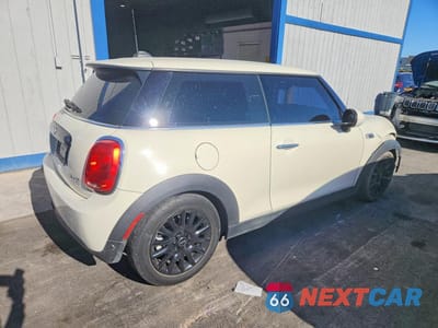 Trzecie zdjęcie samochodu z tyłu: 2018 MINI COOPER VIN:WMWXP5C58J2G63448 - miniatura