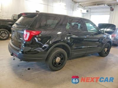 Trzecie zdjęcie samochodu z tyłu: 2018 FORD EXPLORER POLICE INTERCEPTOR VIN:1FM5K8AR7JGB58948 - miniatura
