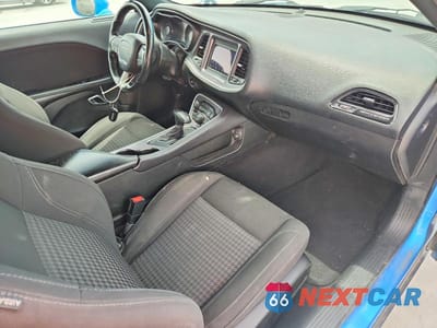 Zdjęcie 8 z 13 samochodu: 2019 DODGE CHALLENGER SXT VIN:2C3CDZAG2KH684523 - miniatura