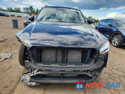 Piąte zdjęcie samochodu w środku: 2021 VOLVO XC90 T6 MOMENTUM VIN:YV4A221K8M1745683 - miniatura