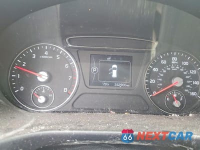 Zdjęcie 9 z 12 samochodu: 2018 KIA SORENTO LX V6 VIN:5XYPG4A50JG375748 - miniatura