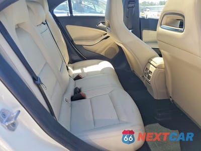 Zdjęcie 10 z 12 samochodu: 2018 MERCEDES-BENZ CLA 250 4MATIC VIN:WDDSJ4GB1JN543209 - miniatura