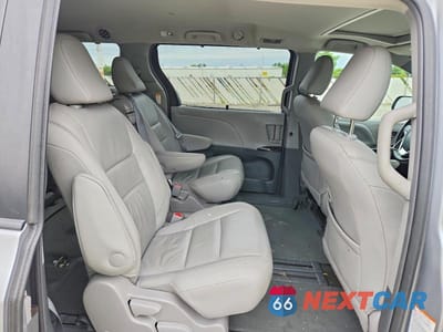 Zdjęcie 11 z 14 samochodu: 2016 TOYOTA SIENNA XLE 8-PASSENGER VIN:5TDYK3DCXGS738656 - miniatura