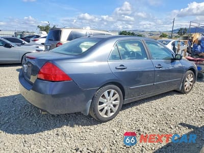 Trzecie zdjęcie samochodu z tyłu: 2006 HONDA ACCORD EX VIN:1HGCM66896A055066 - miniatura