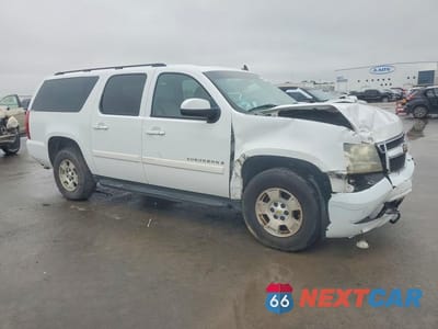 Czwarte zdjęcie samochodu z boku: 2008 CHEVROLET SUBURBAN K1500 LS VIN:1GNFK16398J231228 - miniatura