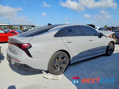 Trzecie zdjęcie samochodu z tyłu: 2025 KIA K5 GT-LINE VIN:KNAG64J73S5382236 - miniatura