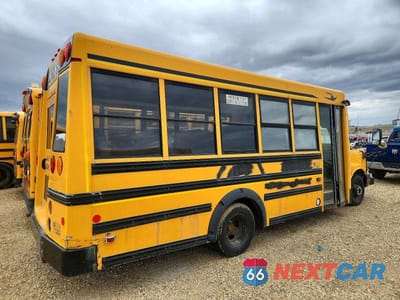 Czwarte zdjęcie samochodu z boku: 2011 GMC SAVANA CUT - SCHOOL BUS VIN:1GD373BG8B1173200 - miniatura