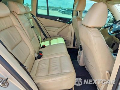 Zdjęcie 10 z 12 samochodu: 2010 VOLKSWAGEN TIGUAN S VIN:WVGAV7AX0AW520963 - miniatura