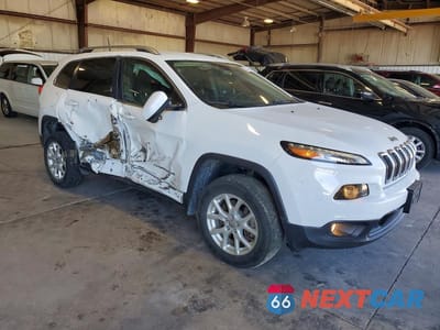 Czwarte zdjęcie samochodu z boku: 2016 JEEP CHEROKEE LATITUDE VIN:1C4PJMCS7GW245160 - miniatura