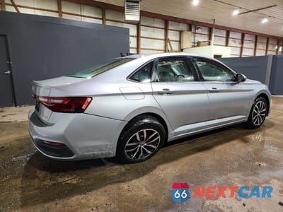 Trzecie zdjęcie samochodu z tyłu: 2025 VOLKSWAGEN JETTA SE VIN:3VW7X7BU2SM084712 - miniatura