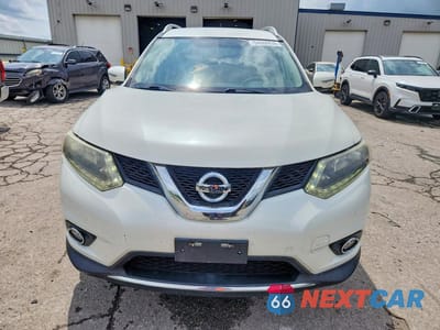 Piąte zdjęcie samochodu w środku: 2015 NISSAN ROGUE SL VIN:5N1AT2MV1FC824881 - miniatura