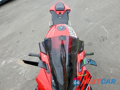 Piąte zdjęcie samochodu w środku: 2022 BMW S 1000 RR VIN:WB10E2302N6F91977 - miniatura