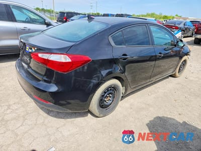 Trzecie zdjęcie samochodu z tyłu: 2016 KIA FORTE LX VIN:KNAFK4A67G5521810 - miniatura