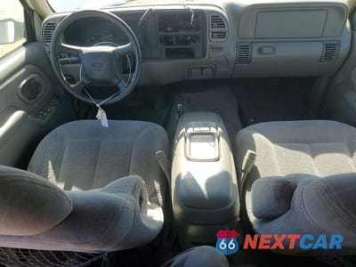 Zdjęcie 8 z 13 samochodu: 1999 CHEVROLET TAHOE K1500 VIN:1GNEK13R4XJ382724 - miniatura