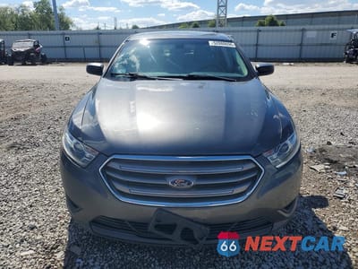 Piąte zdjęcie samochodu w środku: 2018 FORD TAURUS SE VIN:1FAHP2D86JG138330 - miniatura