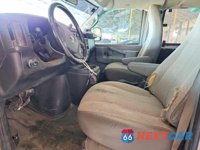 Piąte zdjęcie samochodu w środku: 2020 CHEVROLET EXPRESS G3500 LS 6.0L V8 PASSENGER VIN:1GAZGNFG8L1251425 - miniatura