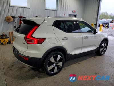 Trzecie zdjęcie samochodu z tyłu: 2020 VOLVO XC40 T5 MOMENTUM VIN:YV4162UK2L2204086 - miniatura
