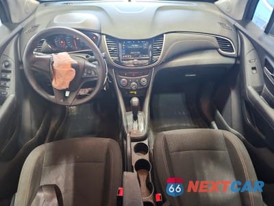 Zdjęcie 8 z 12 samochodu: 2018 CHEVROLET TRAX LS VIN:3GNCJNSB1JL289892 - miniatura
