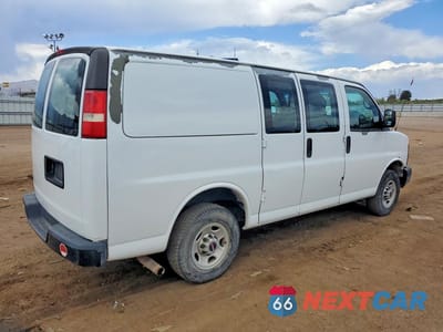 Trzecie zdjęcie samochodu z tyłu: 2011 GMC SAVANA G2500 VIN:1GTW7FCG4B1100424 - miniatura