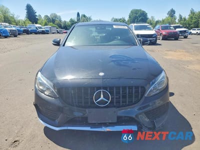 Piąte zdjęcie samochodu w środku: 2015 MERCEDES-BENZ C 300 4MATIC VIN:55SWF4KB8FU030760 - miniatura
