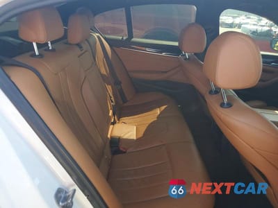 Zdjęcie 10 z 13 samochodu: 2019 BMW 530E VIN:WBAJA9C56KB399367 - miniatura