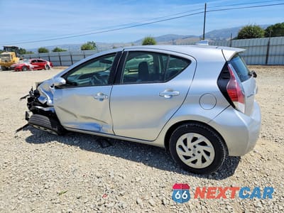 Drugie zdjęcie samochodu z przodu: 2016 TOYOTA PRIUS C ONE VIN:JTDKDTB33G1590592 - miniatura