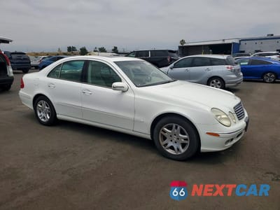 Czwarte zdjęcie samochodu z boku: 2005 MERCEDES-BENZ E 320 VIN:WDBUF65J95A678489 - miniatura