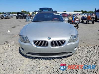 Piąte zdjęcie samochodu w środku: 2005 BMW Z4 3.0 VIN:4USBT53595LU10865 - miniatura