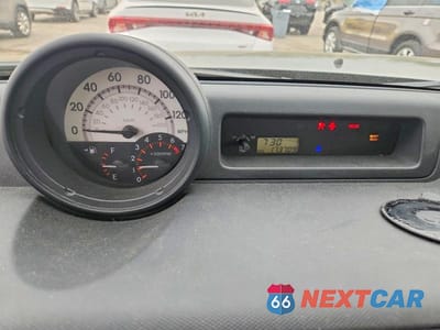 Zdjęcie 8 z 13 samochodu: 2006 TOYOTA SCION XB VIN:JTLKT334364053801 - miniatura