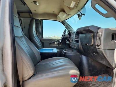 Zdjęcie 11 z 13 samochodu: 2020 CHEVROLET EXPRESS 2500 CARGO DELIVERY VAN VIN:1GCWGBFG5L1253156 - miniatura