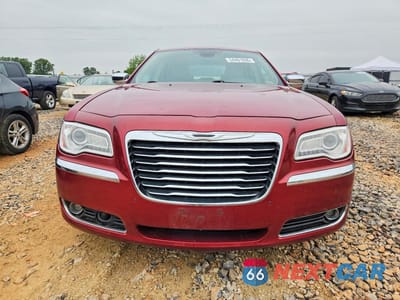 Piąte zdjęcie samochodu w środku: 2013 CHRYSLER 300C VIN:2C3CCAKG2DH585710 - miniatura