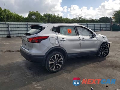 Trzecie zdjęcie samochodu z tyłu: 2018 NISSAN ROGUE SPORT SL VIN:JN1BJ1CP0JW187309 - miniatura