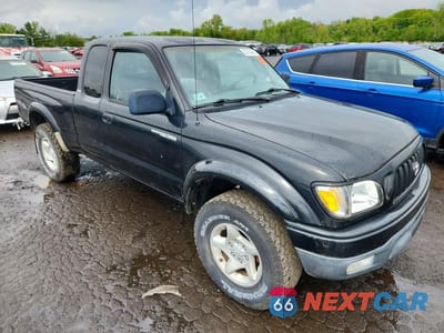 Czwarte zdjęcie samochodu z boku: 2002 TOYOTA TACOMA XTRACAB VIN:5TEWN72N72Z065587 - miniatura