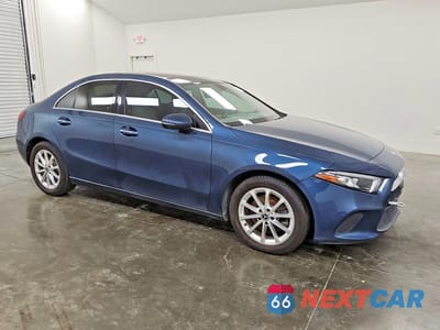 Czwarte zdjęcie samochodu z boku: 2019 MERCEDES-BENZ A 220 VIN:WDD3G4EB2KW019813 - miniatura