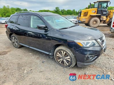 Czwarte zdjęcie samochodu z boku: 2018 NISSAN PATHFINDER SV VIN:5N1DR2MM3JC627657 - miniatura
