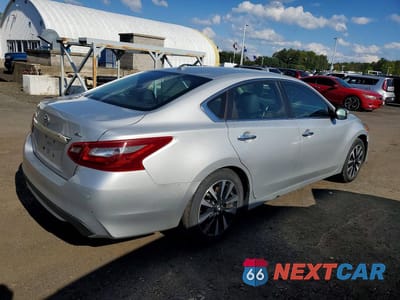 Trzecie zdjęcie samochodu z tyłu: 2018 NISSAN ALTIMA 2.5 SL VIN:1N4AL3AP4JC194286 - miniatura