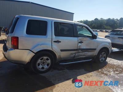 Trzecie zdjęcie samochodu z tyłu: 2011 HONDA PILOT LX VIN:5FNYF3H20BB056744 - miniatura