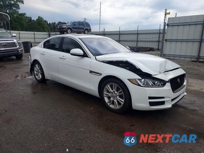 Czwarte zdjęcie samochodu z boku: 2017 JAGUAR XE PREMIUM VIN:SAJAD4BG7HA964516 - miniatura