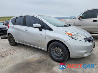 Czwarte zdjęcie samochodu z boku: 2016 NISSAN VERSA NOTE SV VIN:3N1CE2CP6GL404293 - miniatura