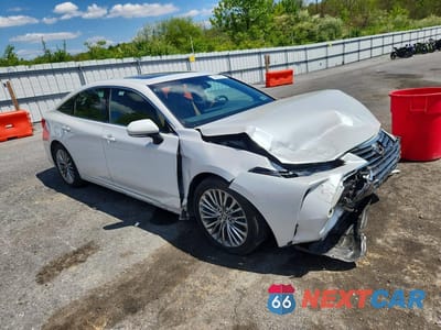 Czwarte zdjęcie samochodu z boku: 2019 TOYOTA AVALON LIMITED VIN:4T1BZ1FB8KU032683 - miniatura
