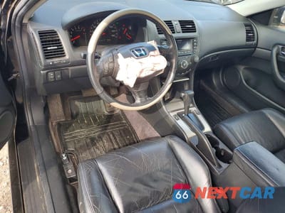 Zdjęcie 8 z 12 samochodu: 2004 HONDA ACCORD EX VIN:1HGCM82654A003625 - miniatura