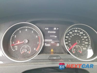 Zdjęcie 9 z 13 samochodu: 2019 VOLKSWAGEN GOLF S VIN:3VWG57AU9KM021291 - miniatura