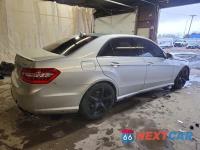 Trzecie zdjęcie samochodu z tyłu: 2011 MERCEDES-BENZ E 350 4MATIC VIN:WDDHF8HB2BA425499 - miniatura