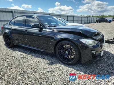 Czwarte zdjęcie samochodu z boku: 2016 BMW M3 VIN:WBS8M9C5XG5E68622 - miniatura