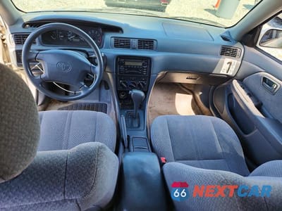 Zdjęcie 8 z 12 samochodu: 2000 TOYOTA CAMRY LE VIN:4T1BG22K9YU008581 - miniatura