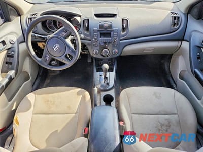 Zdjęcie 8 z 12 samochodu: 2010 KIA FORTE EX VIN:KNAFU4A24A5309171 - miniatura