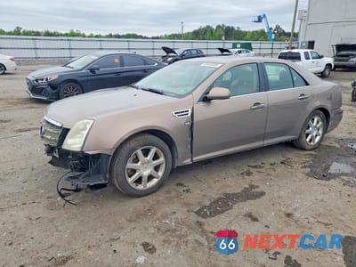 2008 CADILLAC STS 1G6DW67V980116154 - główne zdjęcie licytacji z USA - miniatura