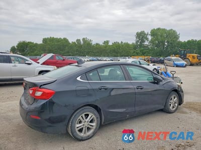 Trzecie zdjęcie samochodu z tyłu: 2017 CHEVROLET CRUZE LT VIN:1G1BE5SM3H7122872 - miniatura