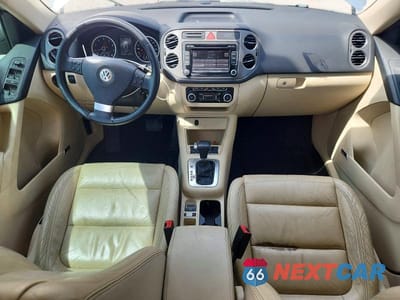 Zdjęcie 8 z 12 samochodu: 2010 VOLKSWAGEN TIGUAN S VIN:WVGAV7AX0AW520963 - miniatura